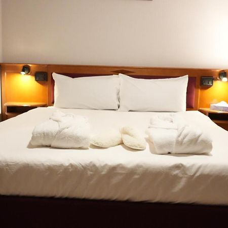 Langgons Sn Hotel And Restaurant المظهر الخارجي الصورة